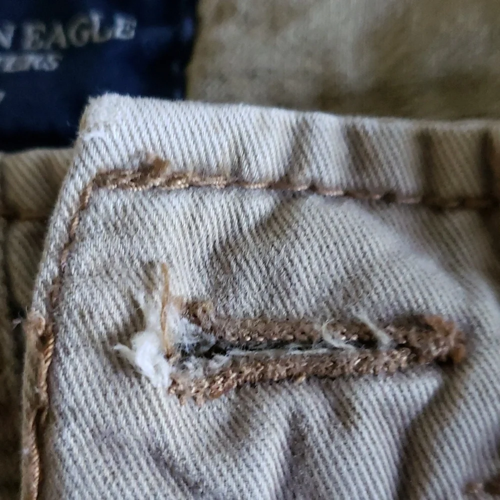 American Eagle Outfitters Khaki Shorts - Picture 3 of 10